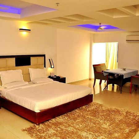 Hotel Luciya Kochi エクステリア 写真