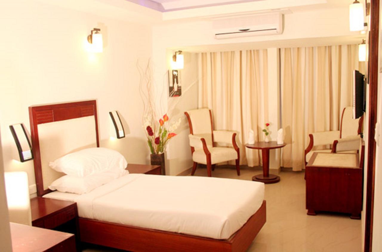 Hotel Luciya Kochi エクステリア 写真