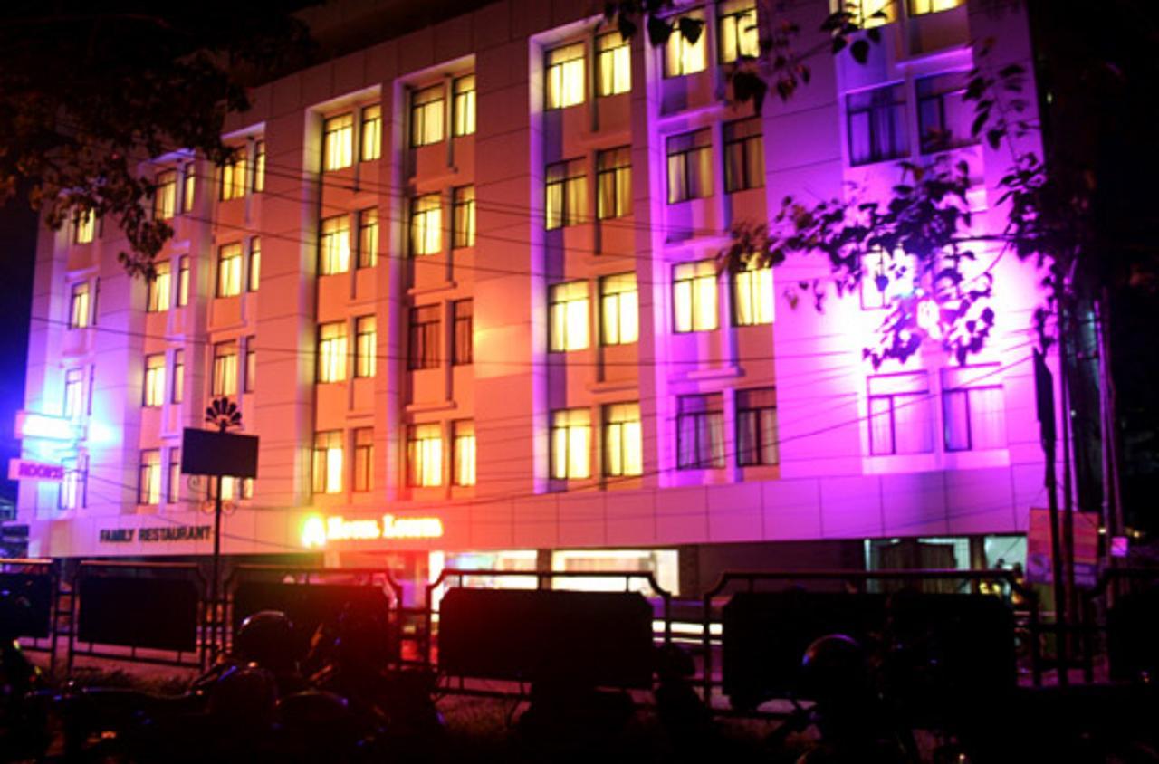 Hotel Luciya Kochi エクステリア 写真
