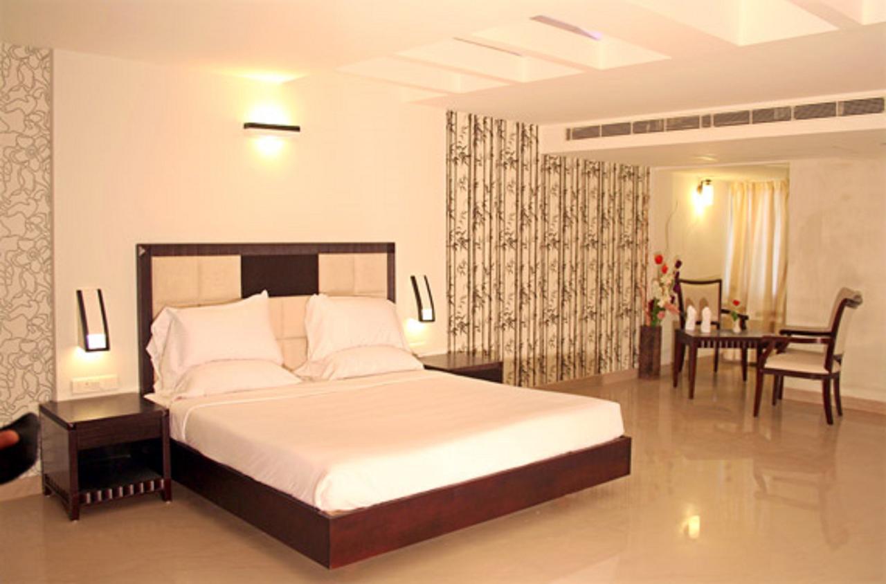 Hotel Luciya Kochi エクステリア 写真