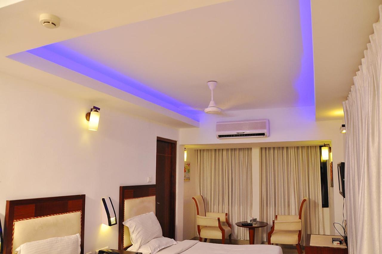 Hotel Luciya Kochi エクステリア 写真